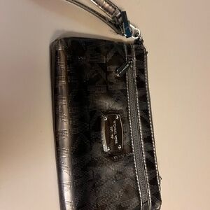 Wristlet
